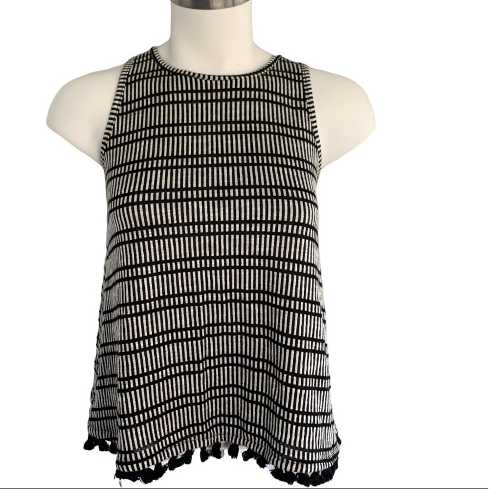 TASSELED TANK